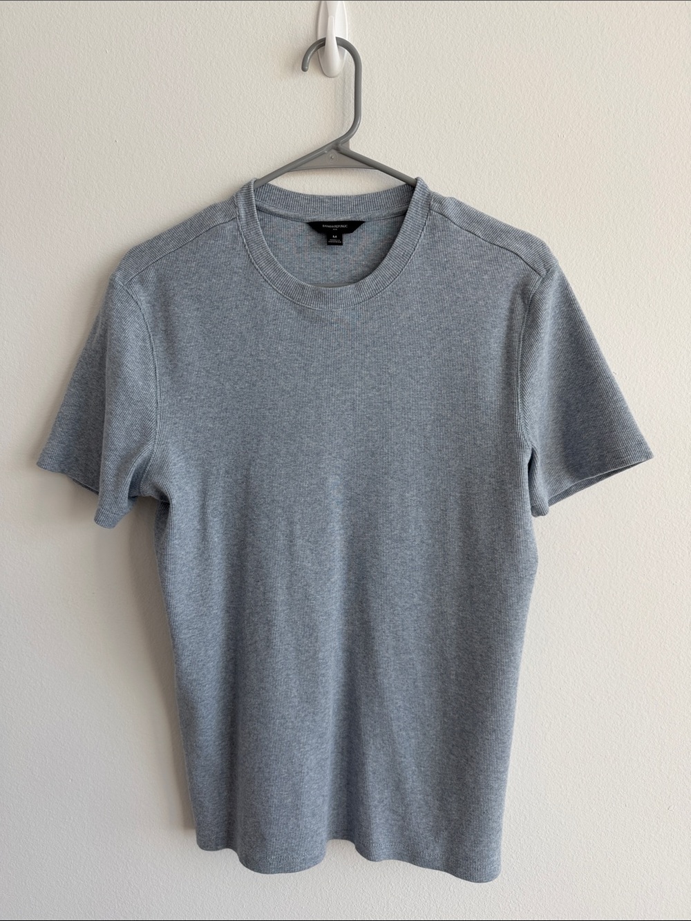 Banana Republic Men's Heather Gray Crewneck Tee